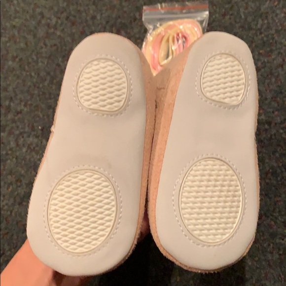 NWOT from 🇯🇵 Japan plush warm super soft baby boots! W colourful laces - Picture 6 of 8